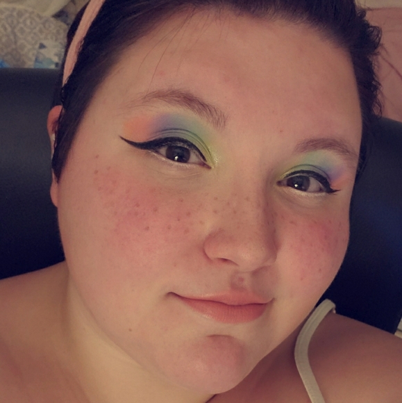 Meet your Posher, Emmie - Picture 2 of 3